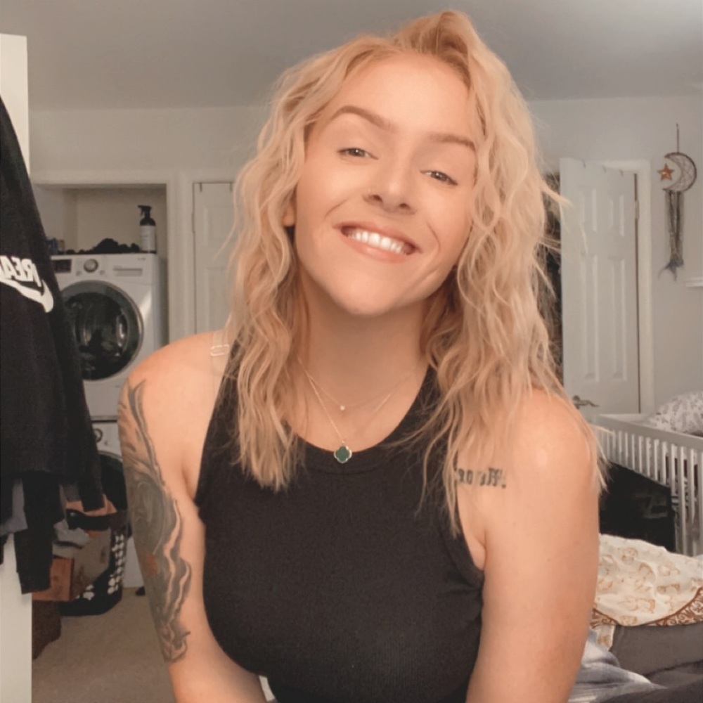 Meet your Posher, Danielle